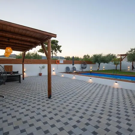 Garden Olive Luxury Tatil Evi