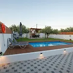 بيت للعطل Garden Olive Luxury