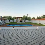 بيت للعطل Garden Olive Luxury *