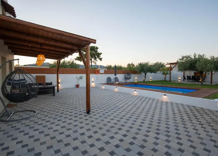 Garden Olive Luxury بيت للعطل