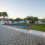 Semesterbostad Garden Olive Luxury