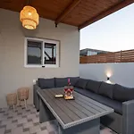 Semesterbostad Garden Olive Luxury *
